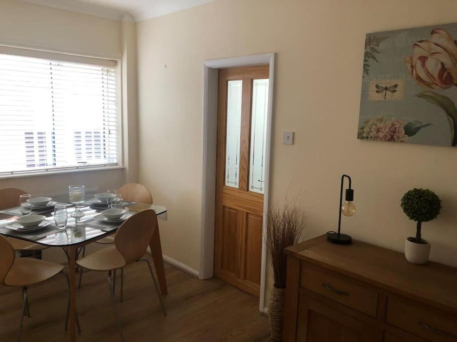 29 Comfort House 2 Bedroom Townhouse With Parking Scunthorpe Exterior foto